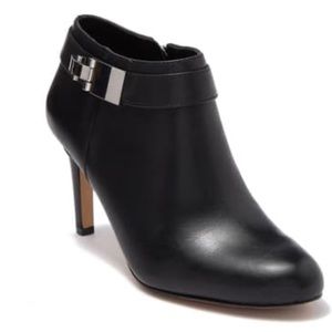 Vince Camuto - Chelsa Leather Ankle Bootie - 9.5